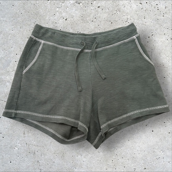 Tommy Bahama Tobago Short Army Green Sweat Shorts Size Medium - Picture 1 of 6